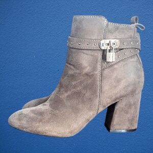 Women's Metro Brown Suede Ankle Boots Size 6.5